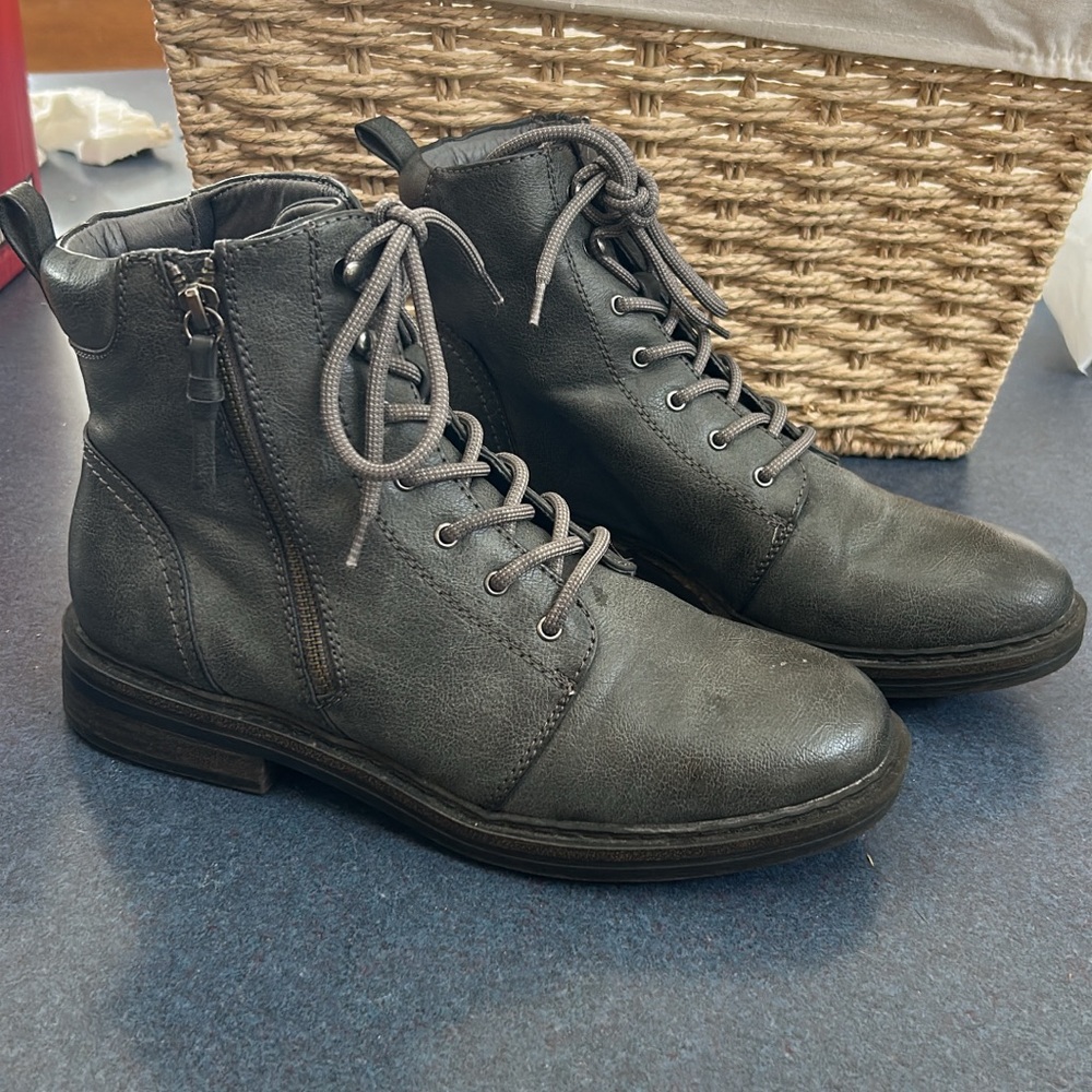 Women’s Gray Lace-Up Side-Zip Leather Boots